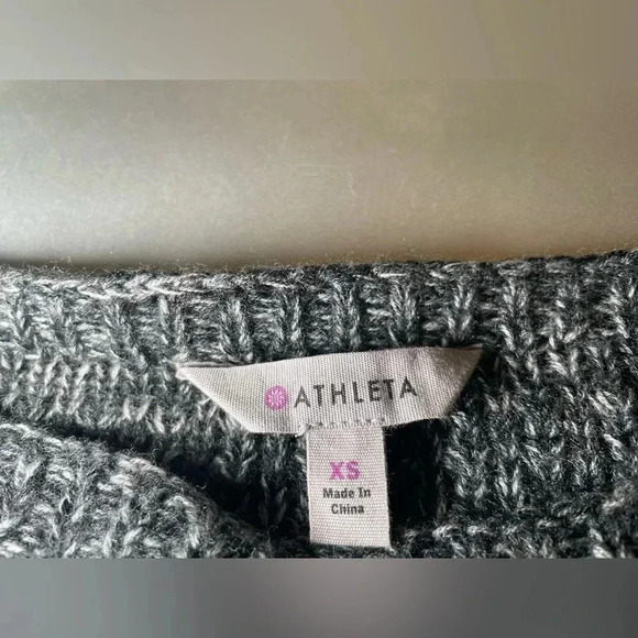 Athleta Gray/Black Heathered Fine Merino Wool Sweater Size XS Pockets Boat Neck - Picture 8 of 9